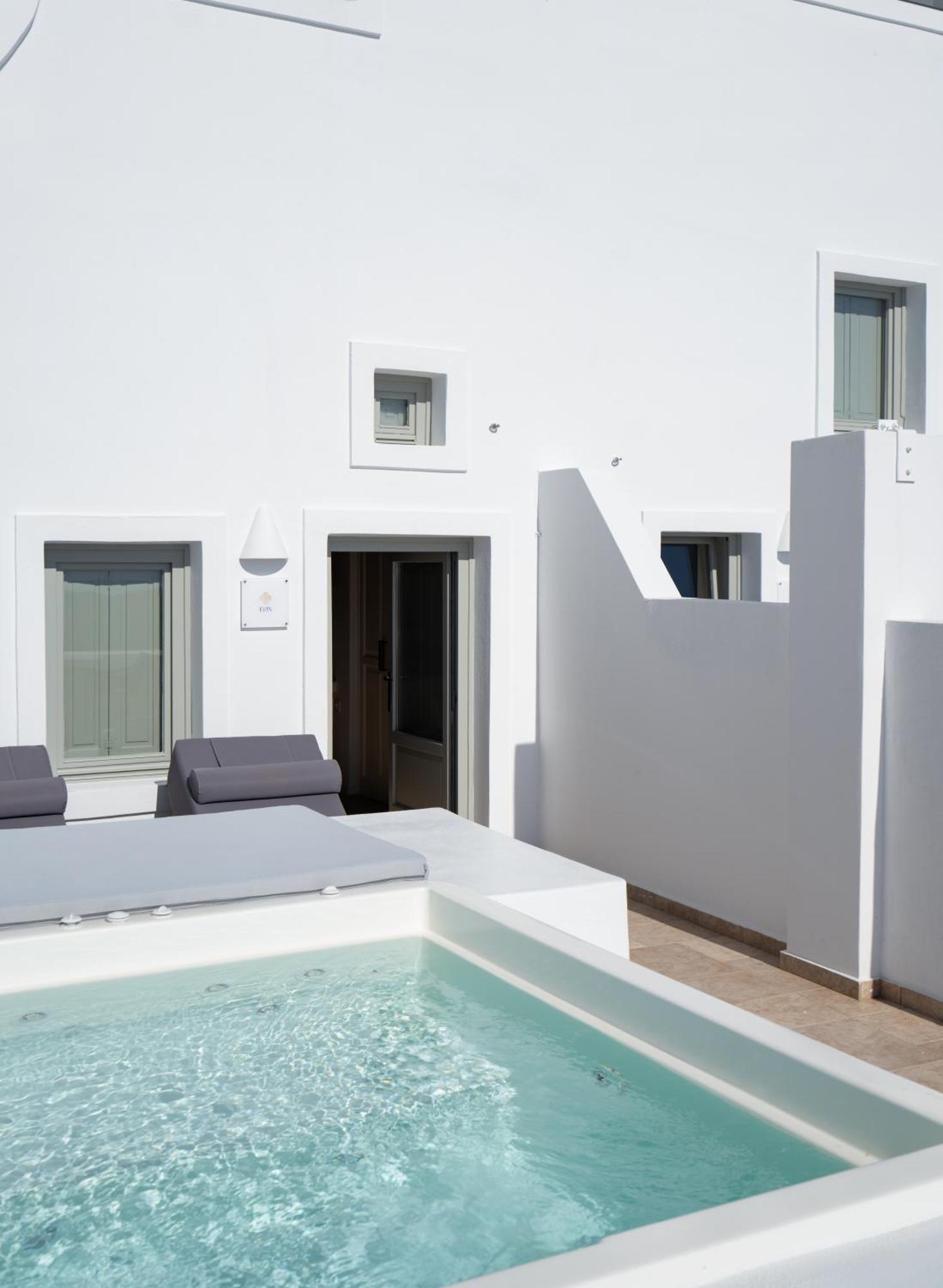 Asha Luxury Suites Тира Экстерьер фото